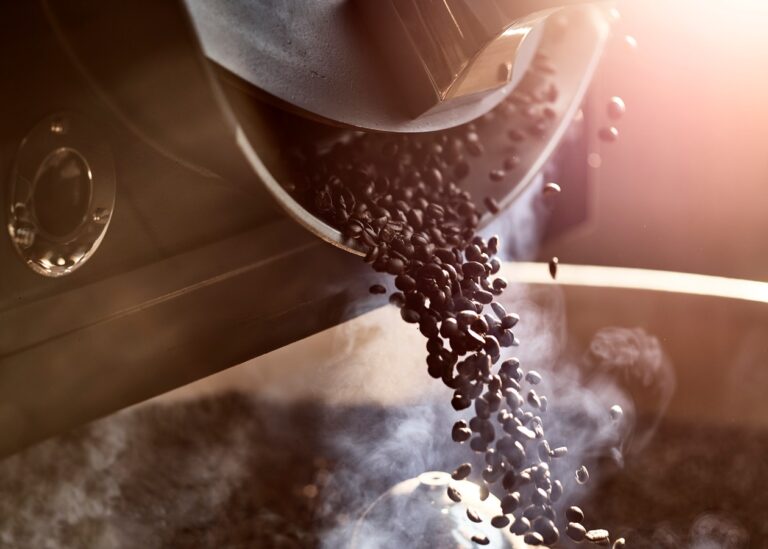 Ціни на каву оновили рекорд через низькі запаси у Бразилії