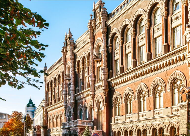 НБУ оцінив ймовірність швидкого закінчення активних бойових дій