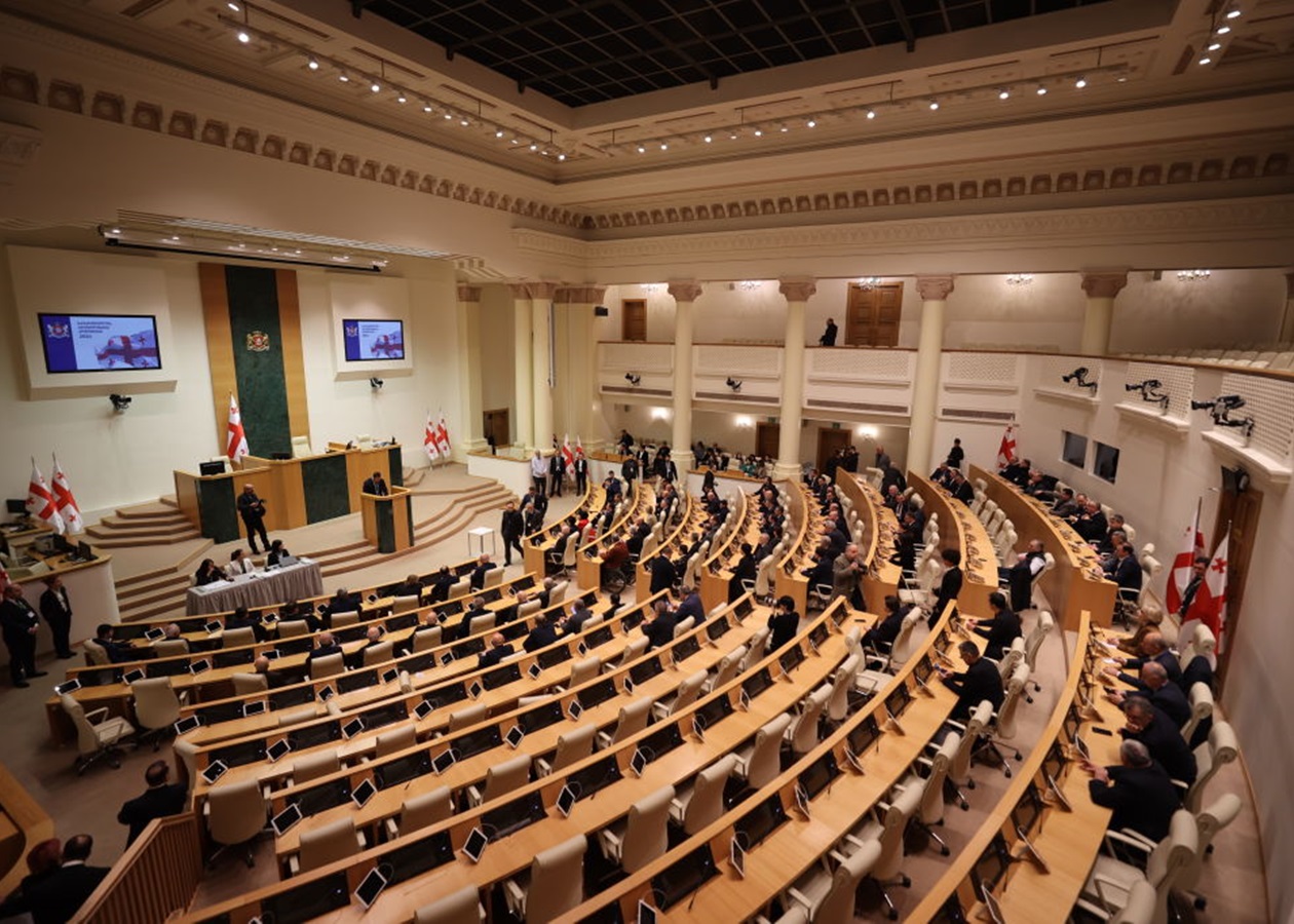 Парламент Грузії позбавив мандатів 49 опозиційних депутатів