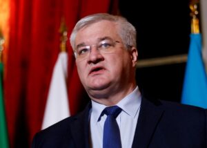 Україна запросила голову МЗС Китаю в Київ