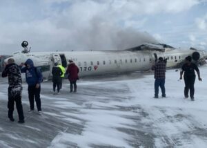З'явилося відео аварії літака в аеропорту Канади