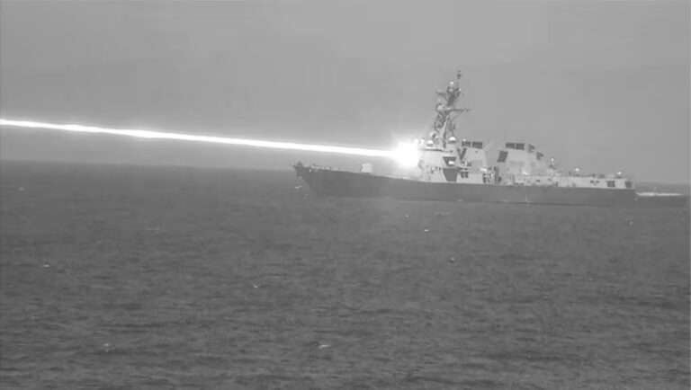 У США випробували лазерну систему HELIOS: знищили безпілотник