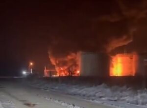 У Краснодарському краї внаслідок атаки дронів спалахнула нафтобаза