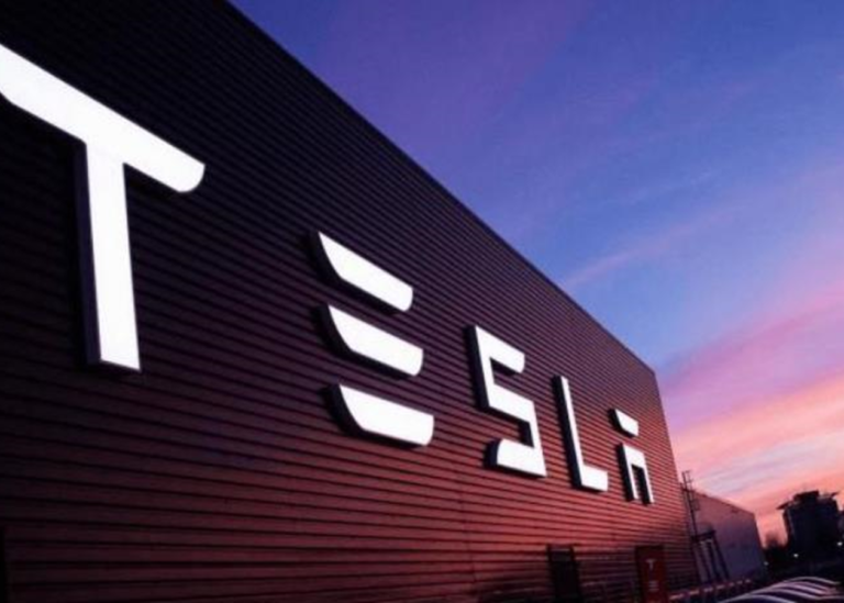 Tesla звернулась до влади США через ситуацію з митами