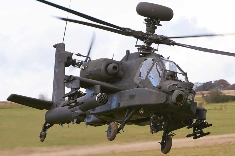 Польща візьме у лізинг 8 ударних гелікоптерів Apache. Що цьому передувало
