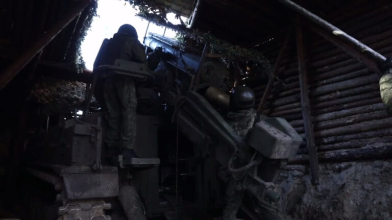 Росіяни почали ховати самохідну артилерію у закриті окопи