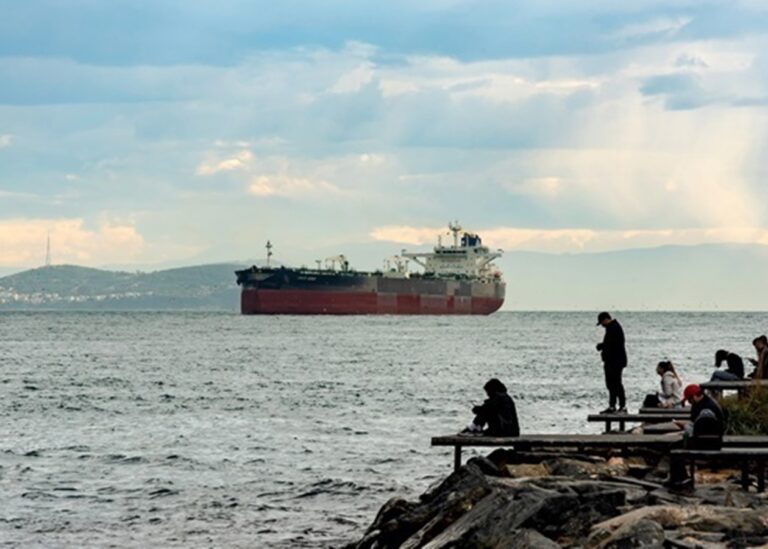 Росія відновлює постачання нафти до Індії