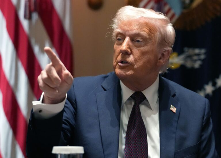 Трамп допустив послаблення тарифів для "багатьох країн"