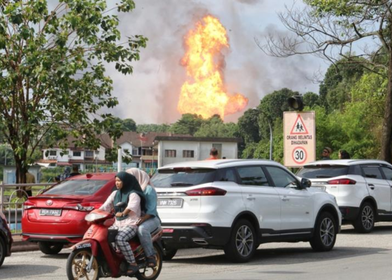 У Малайзії стався потужний вибух газопроводу