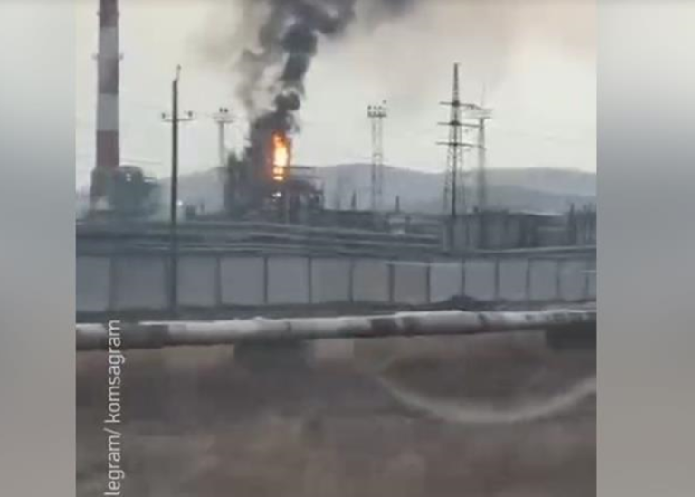 У РФ сталася пожежа на одному з найбільших НПЗ Далекого Сходу