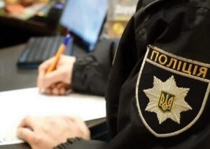 У Харкові юнаки показували нацистський жест на меморіалі жертвам Голокосту