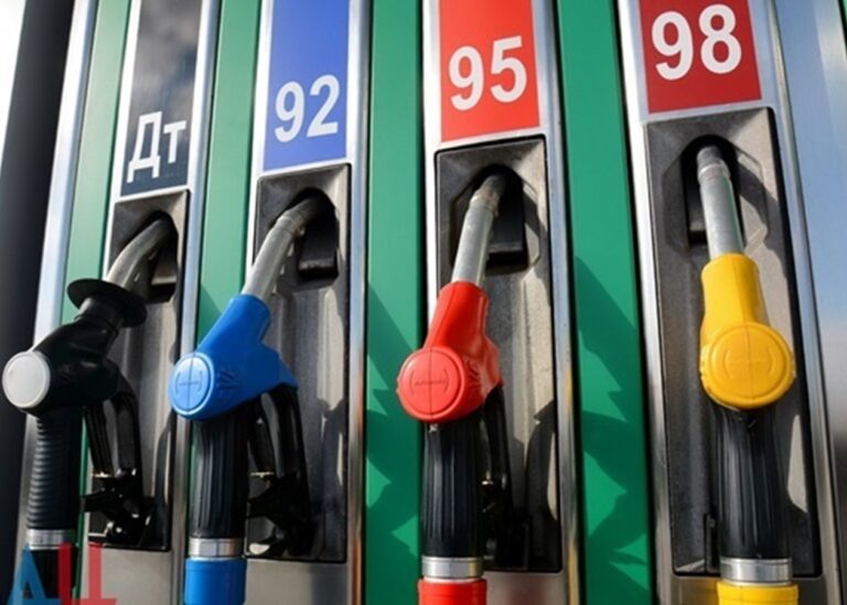 Пальне в Україні подешевшало майже на гривню