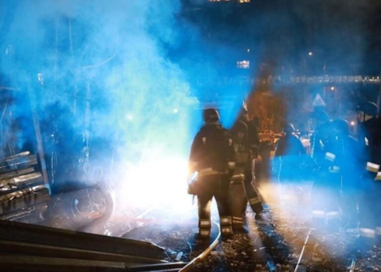 У Запоріжжі 13 прильотів, під завалами люди
