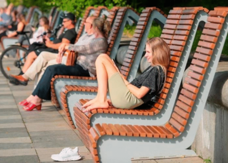 Частка росіян, які вважають Україну ворогом, впала до мінімуму з 2014 року