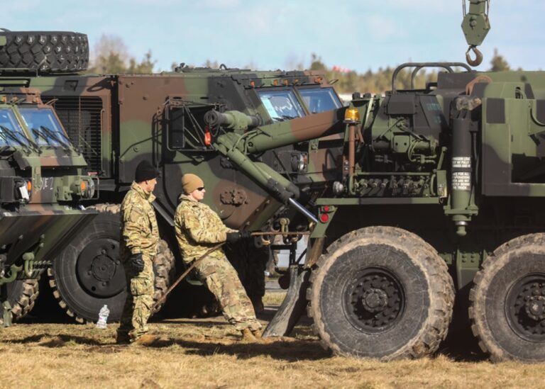 СюжетВлітку закінчується допомога США: що чекає Україну