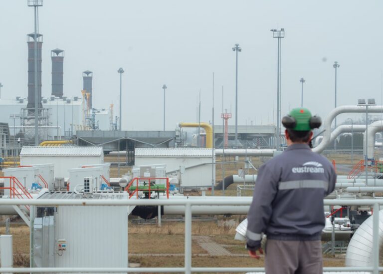 BBC: Захід заплатив РФ більше, ніж допоміг Україні