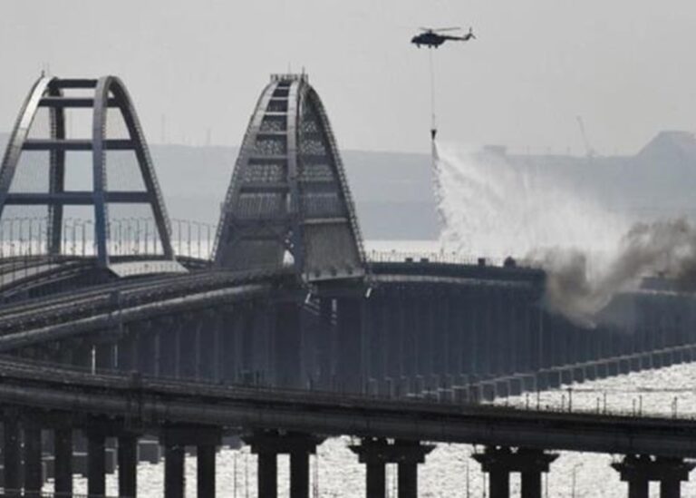 Триває атака на Кримський міст – соцмережі
