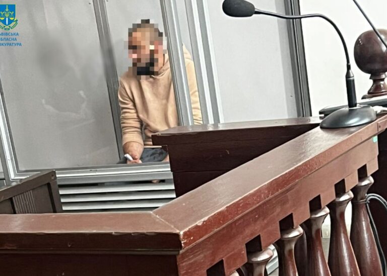 У Львові арештували чоловіка, який порізав дівчинку ножицями