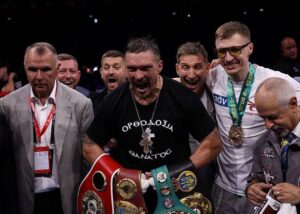 Пояс IBF опинився у Дюбуа - менеджер Усика пояснив ситуацію