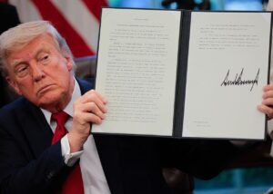Трамп вдарив додатковими тарифами по Індії