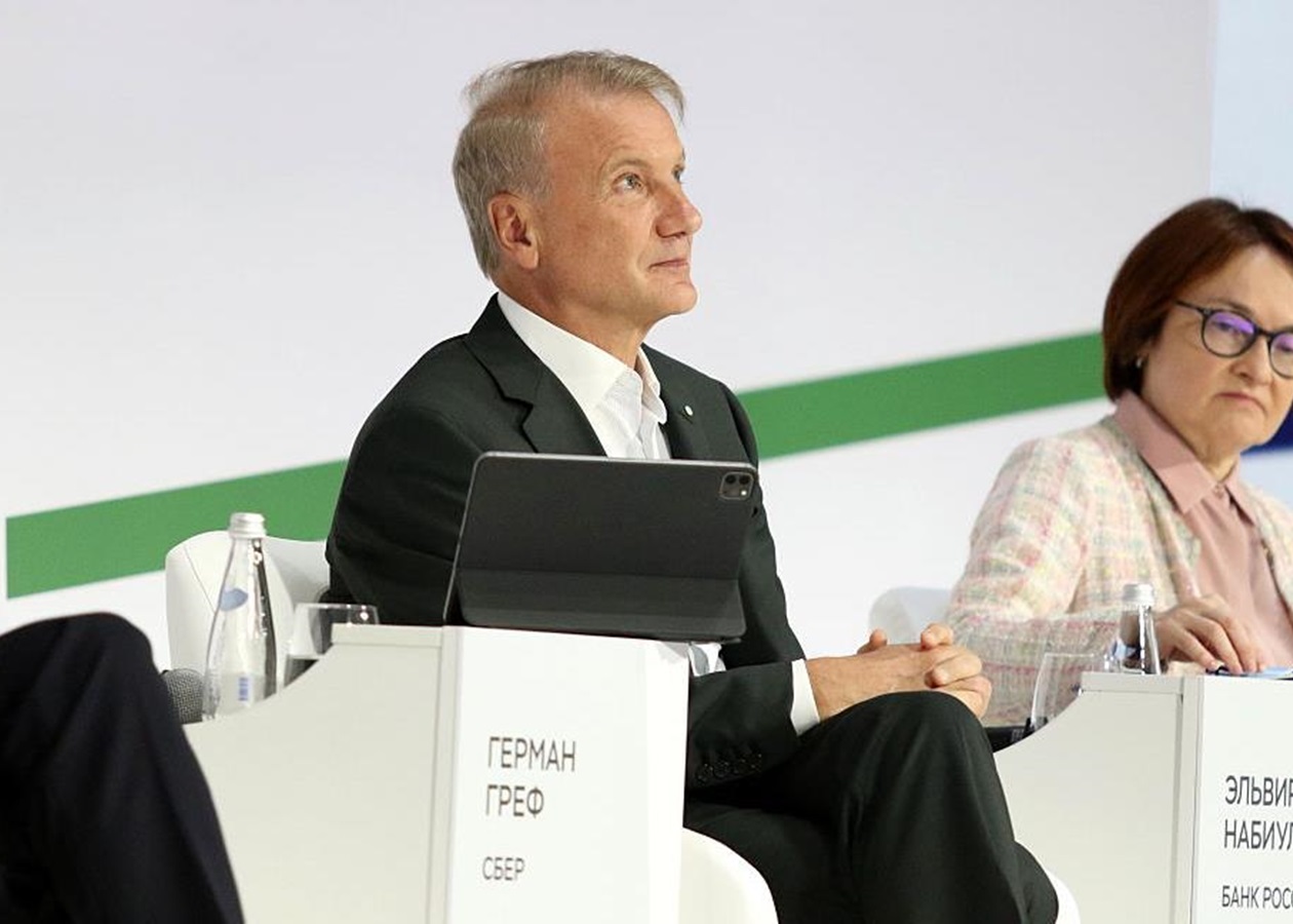 Голова Сбербанку оголосив фактичну зупинку економіки Росії