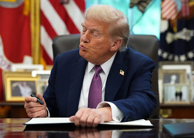 Трамп анонсував бесіду з Путіним і вирішення війни