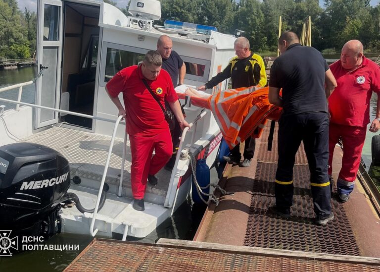 Тимчасову переправу через Дніпро організовано в Кременчуці