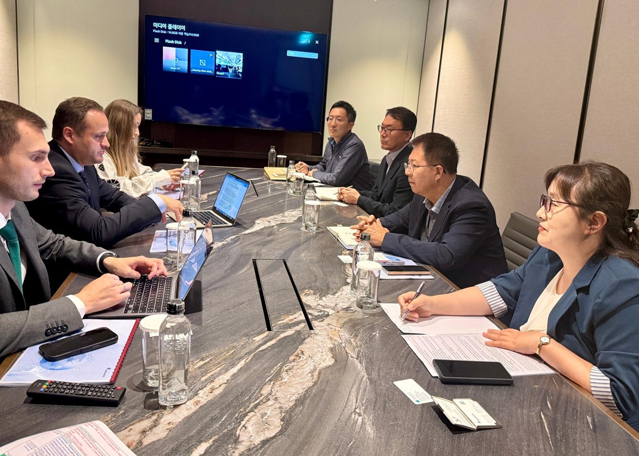 Не тільки Hyundai: Україна купує нові потяги з Кореї