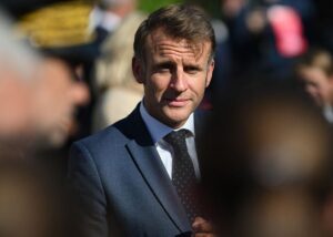 Макрону заблокували дорогу через кортеж Трампа