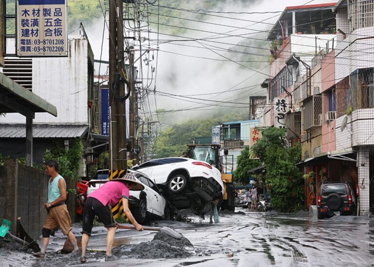 Тайвань накрив потужний тайфун: 14 загиблих і понад 120 зниклих безвісти