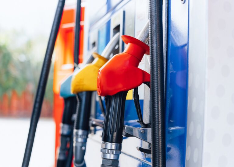 Білорусь відновила поставки бензину в Росію – розвідка