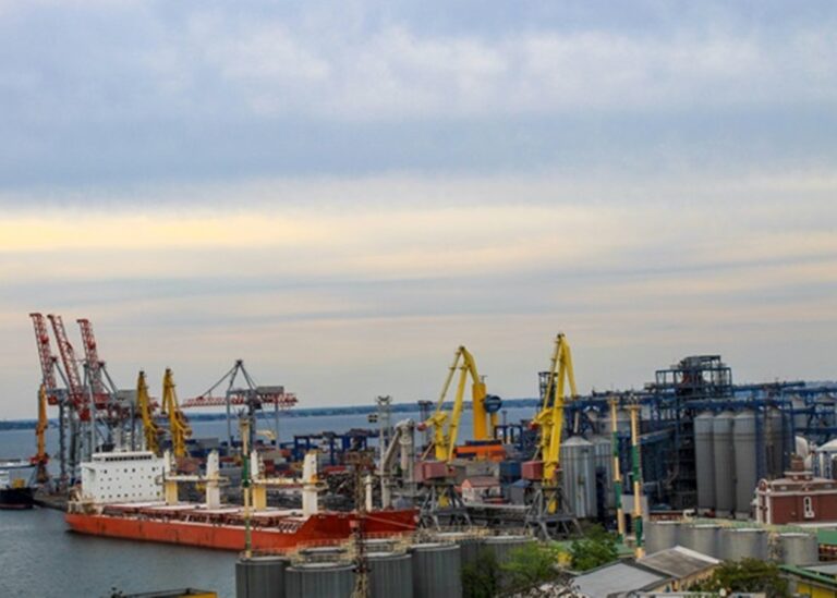 Українські порти встановили новий рекорд контейнерообігу