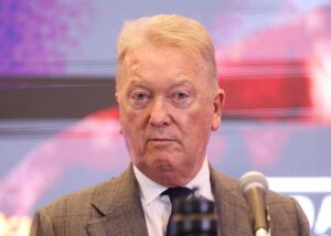 Названа можлива дата бою між Усиком і Вордлі