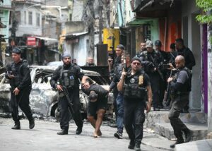 У Бразилії спалахнула війна між владою та наркокартелями: десятки загиблих