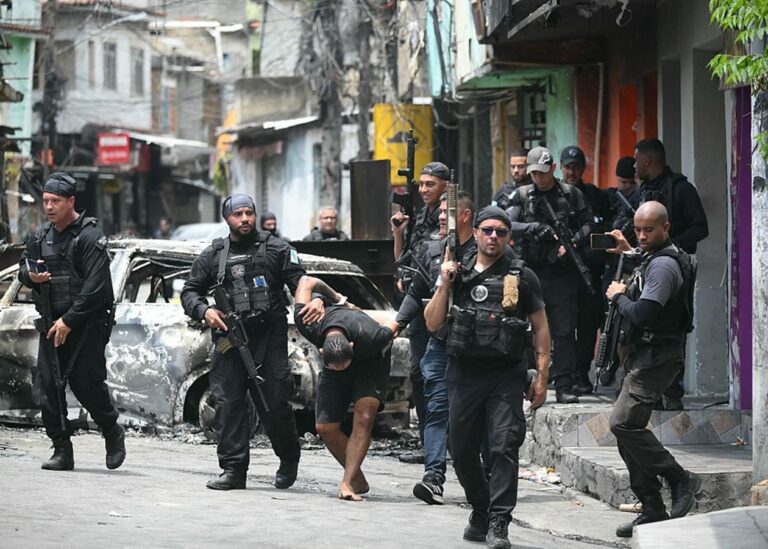 У Бразилії спалахнула війна між владою та наркокартелями: десятки загиблих