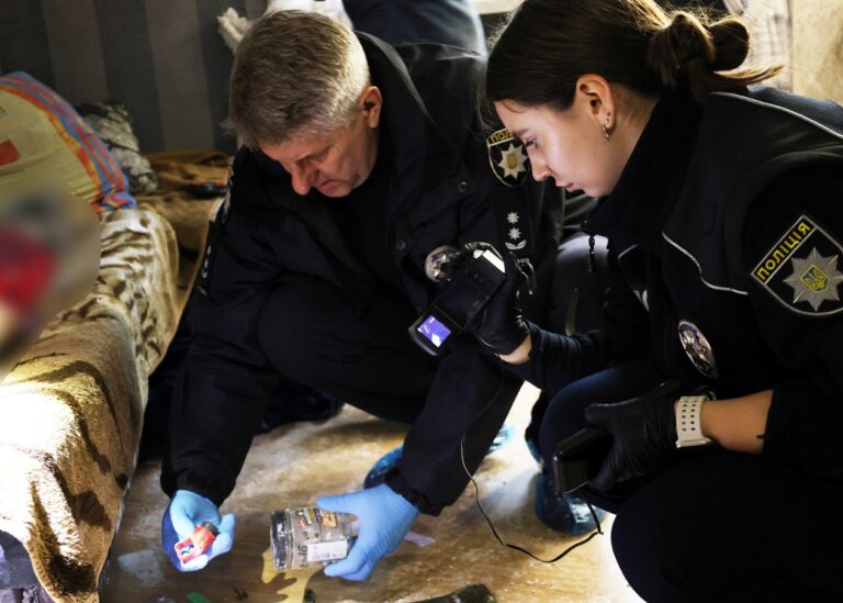 У Миколаєві в квартирі знайшли двох мертвих дітей