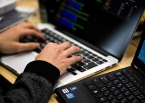 Допомога у 6500 гривень: українців попередили про шахраїв