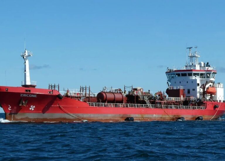 Компанії Латвії обслуговують "тіньовий флот" РФ, попри санкції – ЗМІ