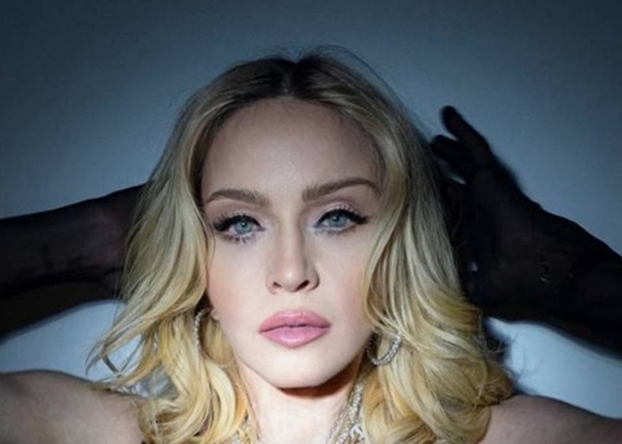 Мадонна з гумором відреагувала на чутки про заручини з молодим бойфрендом