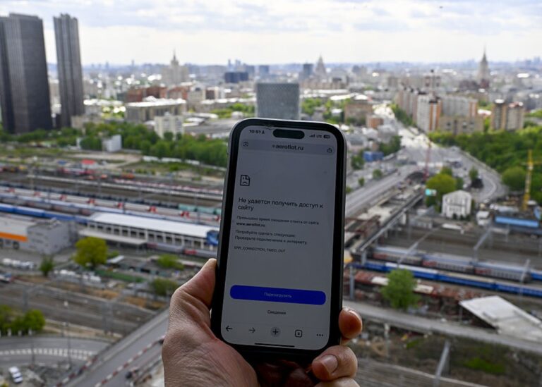 СюжетДротовий і мобільний. В Росії зникає інтернет