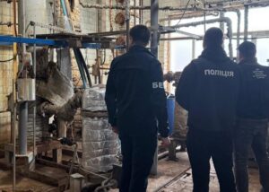 Ліквідовано діяльність підпільних заводів з виробництва спирту та алкоголю