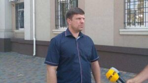 Експрокурор Черкас Антон Греков, якого спіймали на продажу службової інформації, через місяць після ганебного звільнення став адвокатом