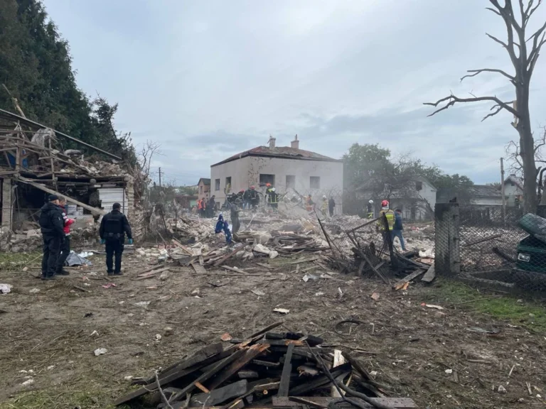 Комбінована атака рф: на Львівщині чотири людини загинули, є поранені