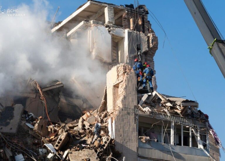 "Приліт" ракети РФ в Тернополі потрапив на відео