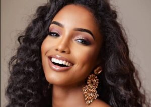 Міс Ямайка впала на сцені Міс Всесвіт: учасницю винесли на ношах