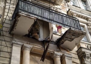В Одесі обвалився балкон, постраждали дві жінки