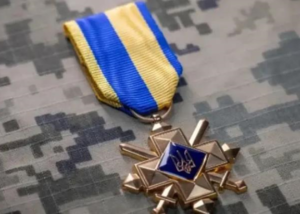 Уряд затвердив щомісячну виплату за Хрест бойових заслуг