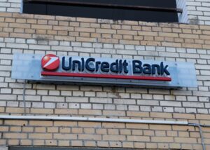 UniCredit розпочав підготовку до виходу з Росії
