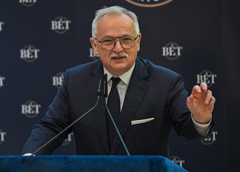 Київ передав Угорщині 35 тисяч тонн української нафти – ЗМІ