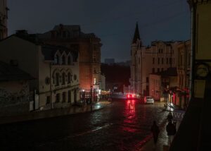 По всій Україні відновили відключення світла